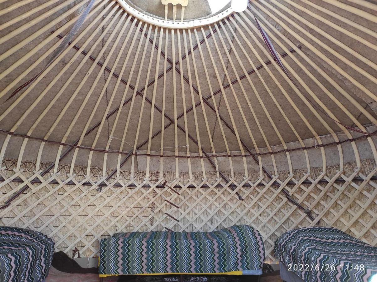 Guest House And Yurt Camp "Ailuu" Tong エクステリア 写真
