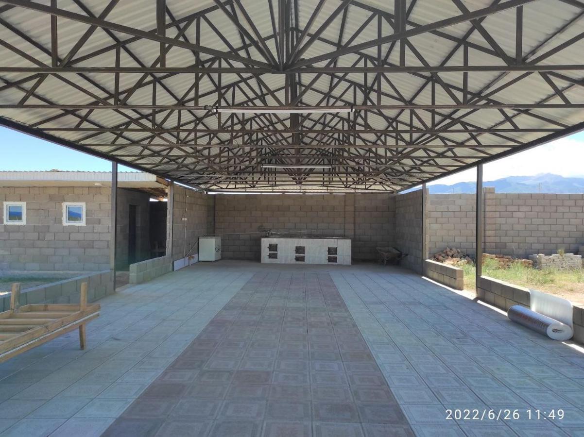 Guest House And Yurt Camp "Ailuu" Tong エクステリア 写真