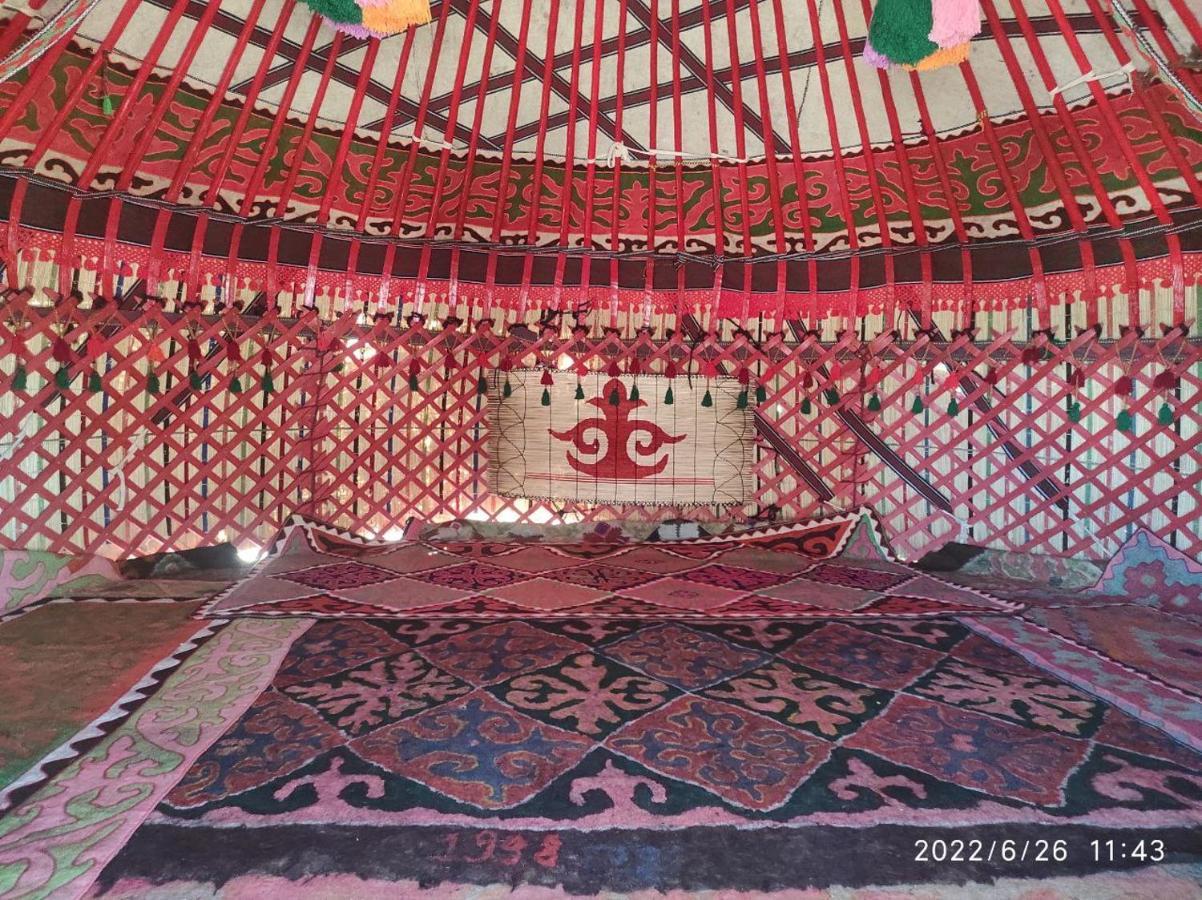 Guest House And Yurt Camp "Ailuu" Tong エクステリア 写真