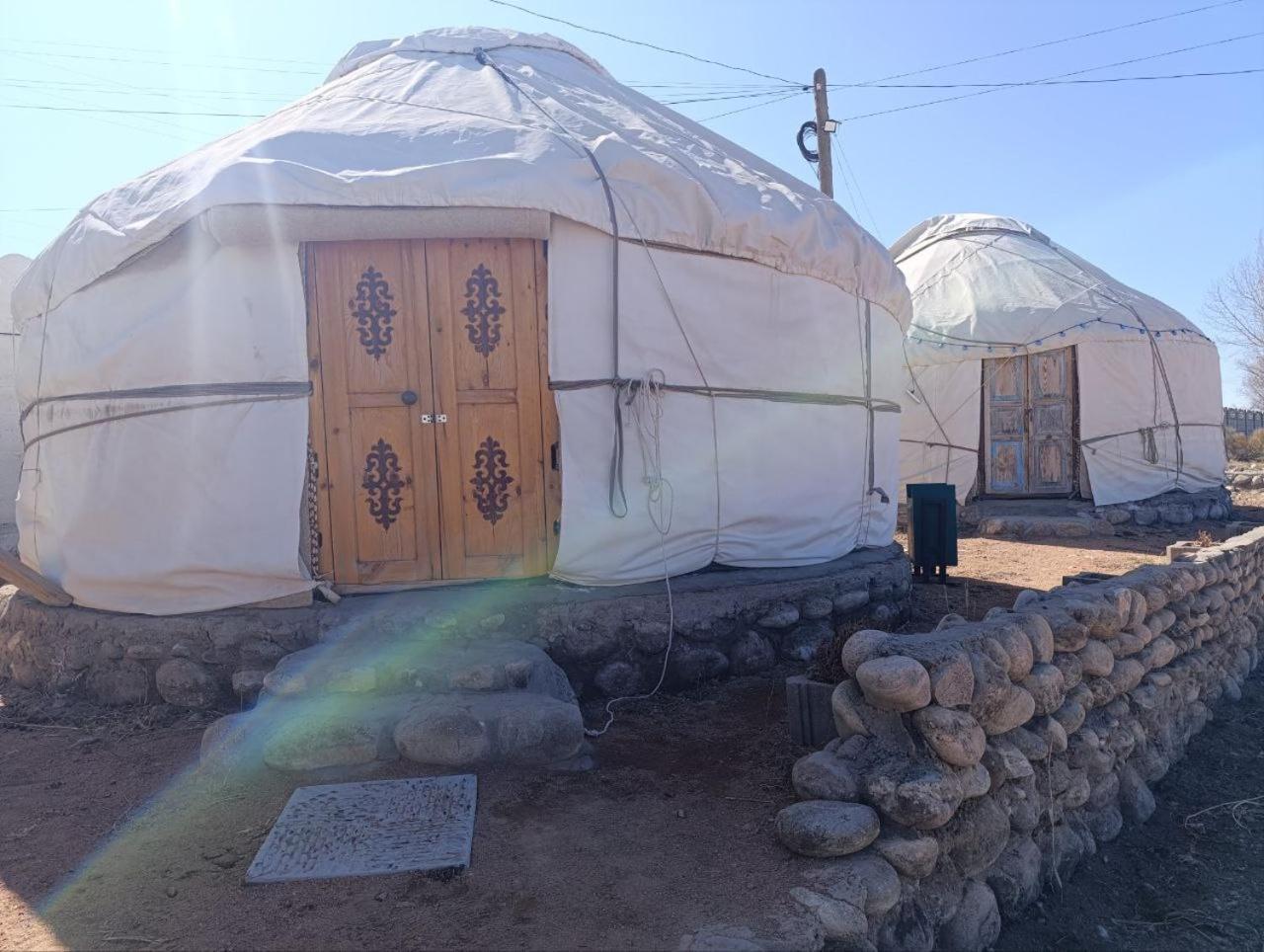 Guest House And Yurt Camp "Ailuu" Tong エクステリア 写真